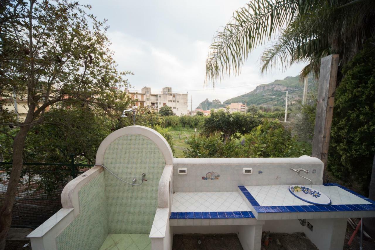 Casa Salice Hotel SantʼAlessio Siculo Екстериор снимка